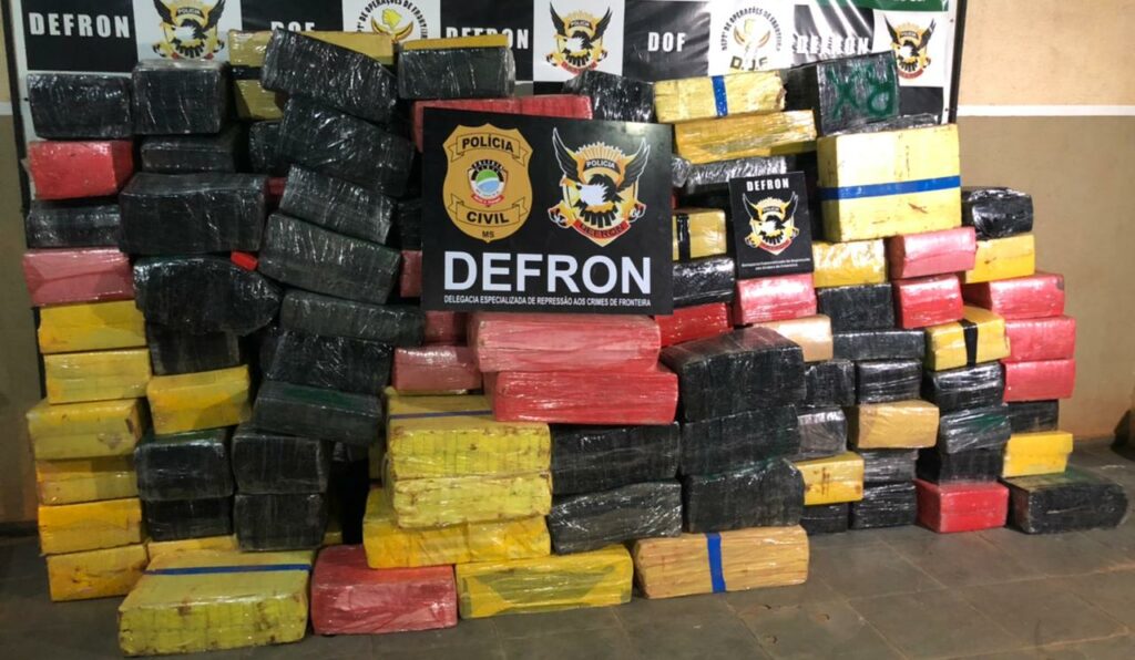 PC apreende mais de 3 ton de drogas na região central de Dourados PC apreende mais de 3 ton de drogas na região central de Dourados