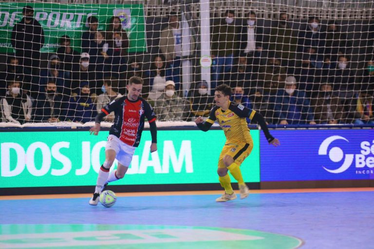 Taça Brasil de Futsal em Dourados conhece três classificados à semifinal Taça Brasil de Futsal em Dourados conhece três classificados à semifinal