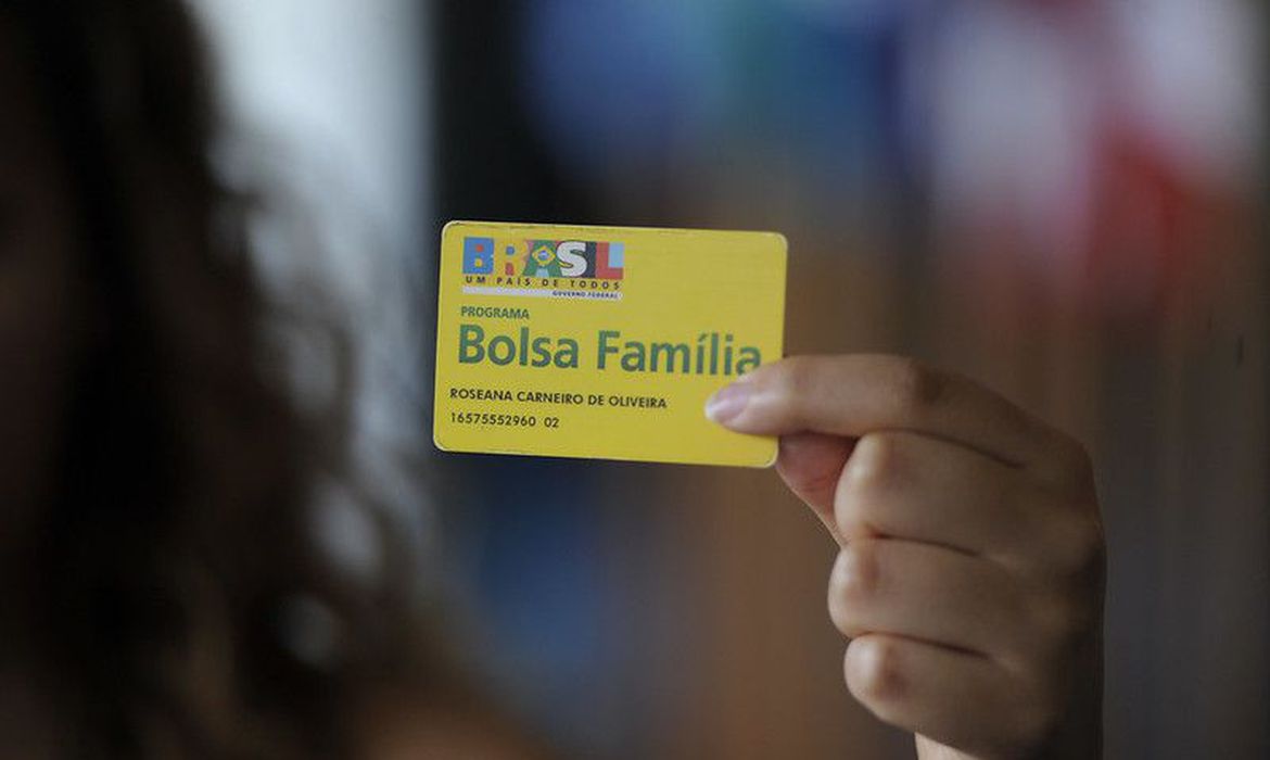 Congresso quer pagamento de 13º para o bolsa família apesar de resistência do governo lula