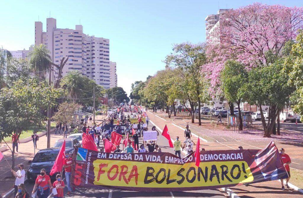 Sábado tem novos protestos contra Presidente em MS e mais 500 cidades do Brasil e exterior Sábado tem novos protestos contra Presidente em MS e mais 500 cidades do Brasil e exterior