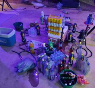 Responsáveis por festa clandestina com mais de 60 pessoas vão parar na delegacia Responsáveis por festa clandestina com mais de 60 pessoas vão parar na delegacia