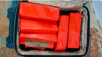 Jovem é preso por tráfico internacional de drogas em distrito de Dourados Jovem é preso por tráfico internacional de drogas em distrito de Dourados