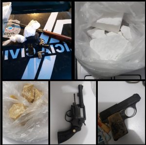 Três homens são presos com arsenal de armas e drogas no interior