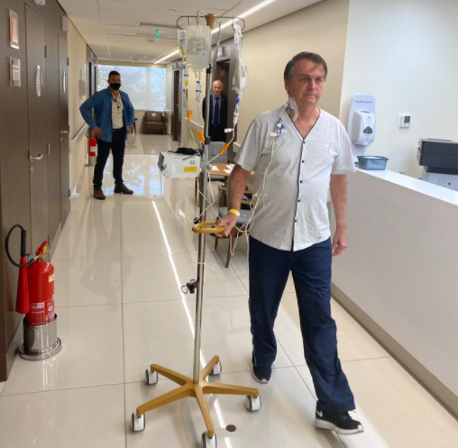 Presidente despacha por videoconferência em hospital em SP Presidente despacha por videoconferência em hospital em SP