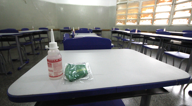 “Escola é viva quando tem estudantes nos corredores”: a expectativa do retorno das aulas presenciais