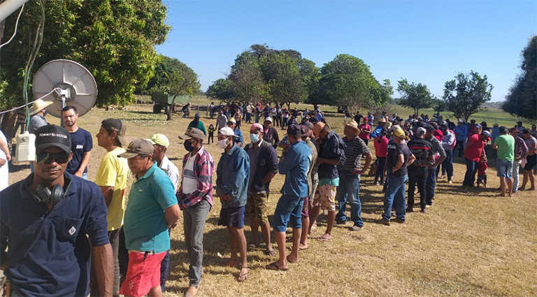 Vacinação Covid no Pantanal imuniza 2 mil em Corumbá, com apoio de aeronaves