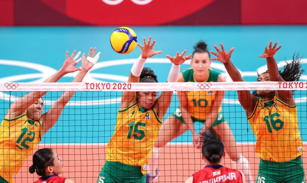 Olimpíada Brasil engata a terceira vitória seguida no vôlei feminino
