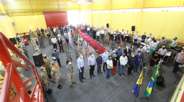 Ao entregar e lançar obras que ultrapassam R$ 7,8 milhões, governador destaca futuro promissor de Ribas do Rio Pardo