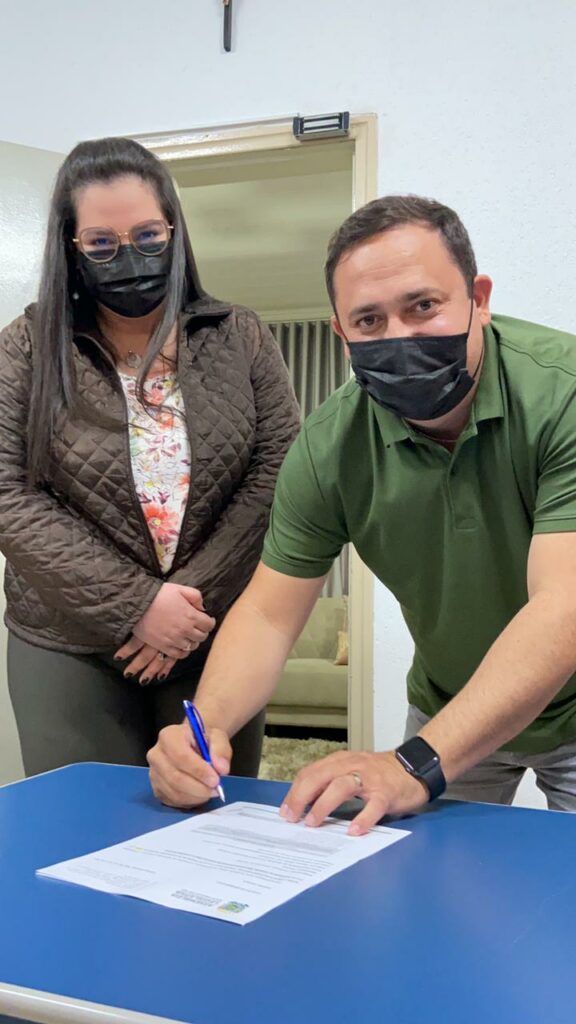 Percorrendo o Estado, deputado entrega R$ 280 mil em emendas para castração Percorrendo o Estado, deputado entrega R$ 280 mil em emendas para castração