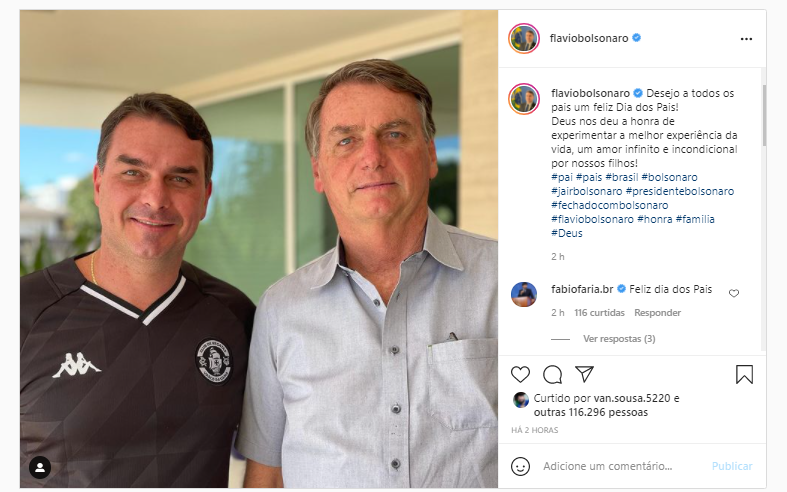 Bolsonaro relembra frase do pai em homenagem: 'Minha vida por você' Bolsonaro relembra frase do pai em homenagem: 'Minha vida por você'
