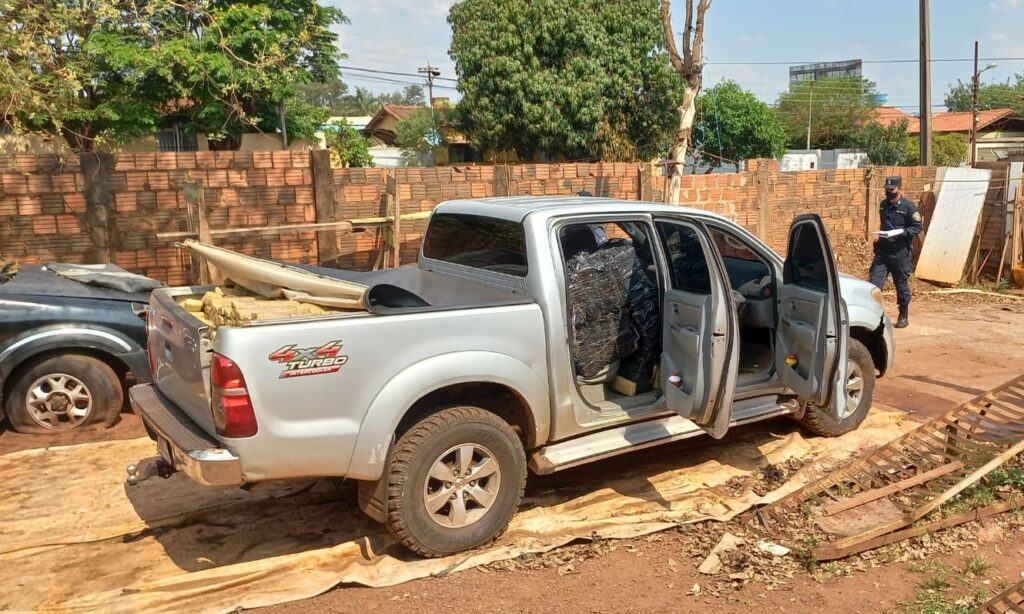PM frustra fuga de veículo carregado com mais de uma tonelada de maconha na fronteira