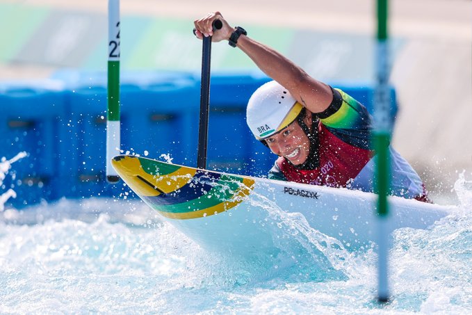 Ana Sátila é prata em etapa da Copa do Mundo de canoagem slalom
