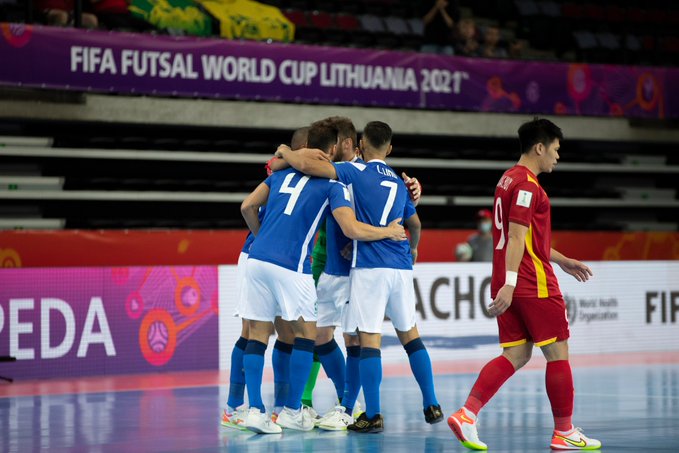 Seleção brasileira goleia Vietnã na estreia da Copa do Mundo de futsal Seleção brasileira goleia Vietnã na estreia da Copa do Mundo de futsal