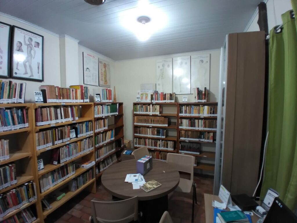 Capital ganha biblioteca 'esotérica e de medicina alternativa' com área cultural e Literatura nacional Capital ganha biblioteca 'esotérica e de medicina alternativa' com área cultural e Literatura nacional