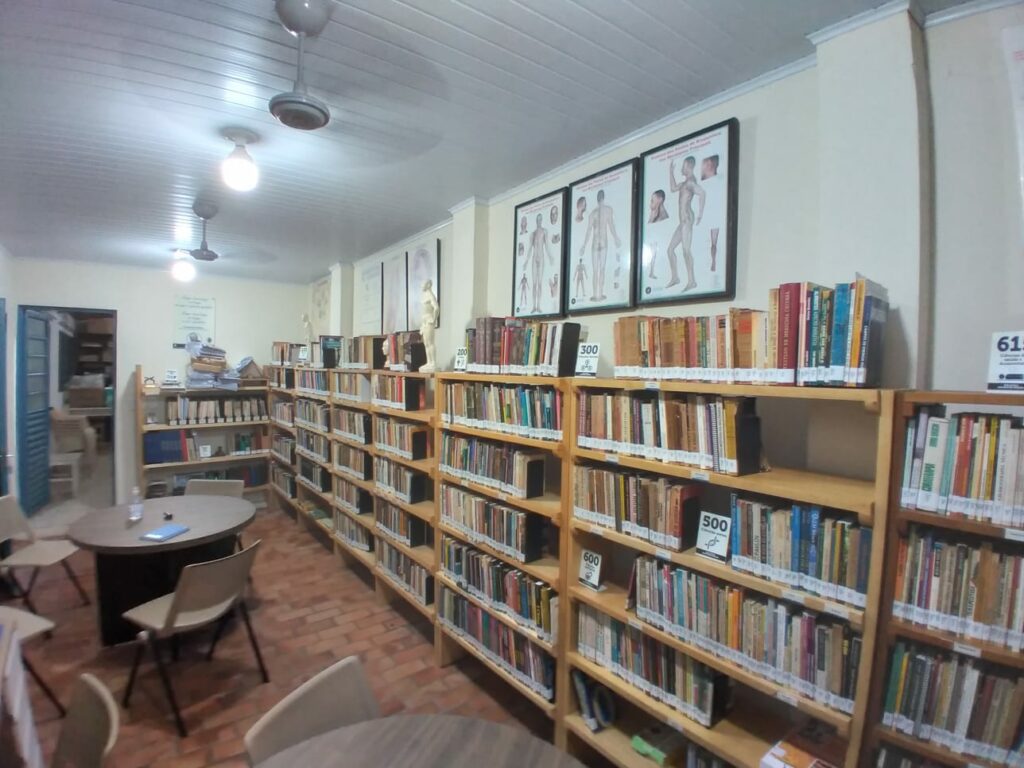 Capital ganha biblioteca 'esotérica e de medicina alternativa' com área cultural e Literatura nacional Capital ganha biblioteca 'esotérica e de medicina alternativa' com área cultural e Literatura nacional