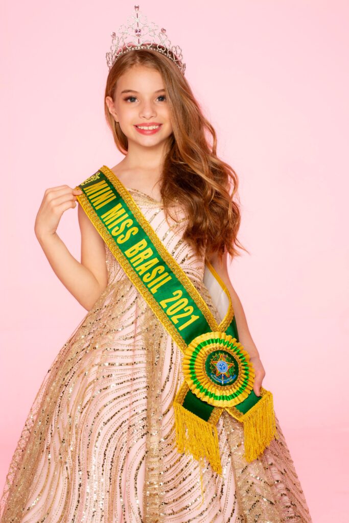 Criança sul-mato-grossense é vice campeã no Mini Miss Universo 2021 na Colômbia
