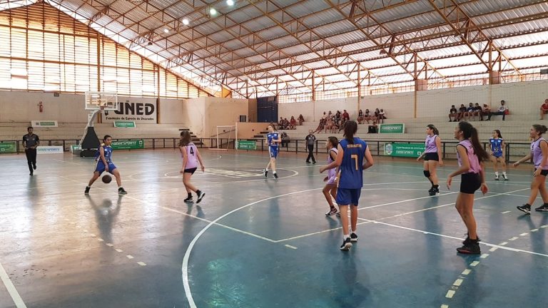 Dourados vence no masculino e Rio Brilhante no feminino do basquete dos Escolares