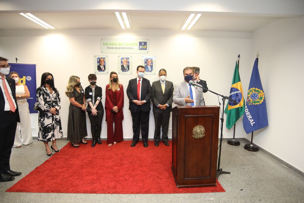 Nelsinho Trad, ao lado do presidente Kassab, inaugura o novo espaço do PSD no Senado Federal