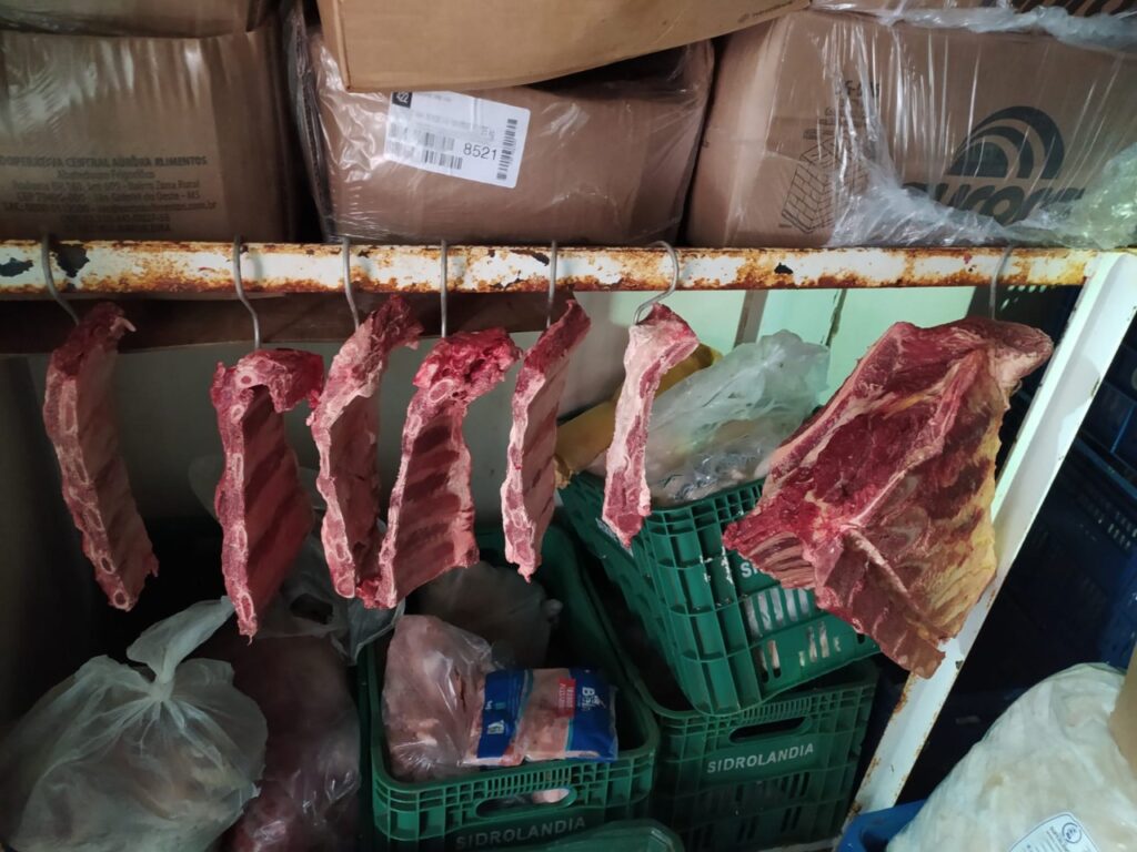 Sidrolândia teve 800 Kg de carnes e ovos 'podres' retirados do comércio
