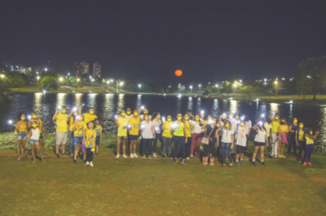 Cassems realiza ‘caminhada iluminada’ no Parque das Nações para abordar o cuidado com a saúde mental de maneira lúdica