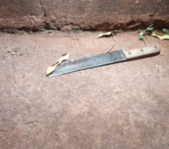 Após discussão, rapaz de 18 anos mata padrasto a golpes de faca