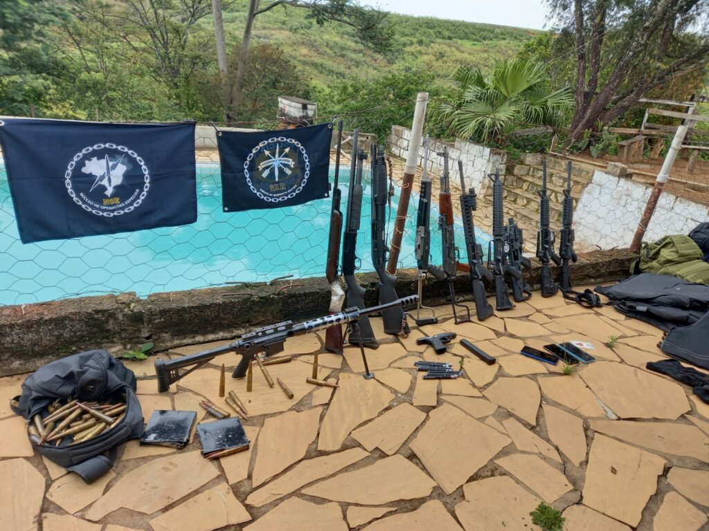 Troca de tiros deixa suspeitos do "novo cangaço" mortos em Minas Gerais Troca de tiros deixa suspeitos do "novo cangaço" mortos em Minas Gerais