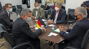 Governador discute Rota Bioceânica e programas de sustentabilidade com cônsul da Alemanha