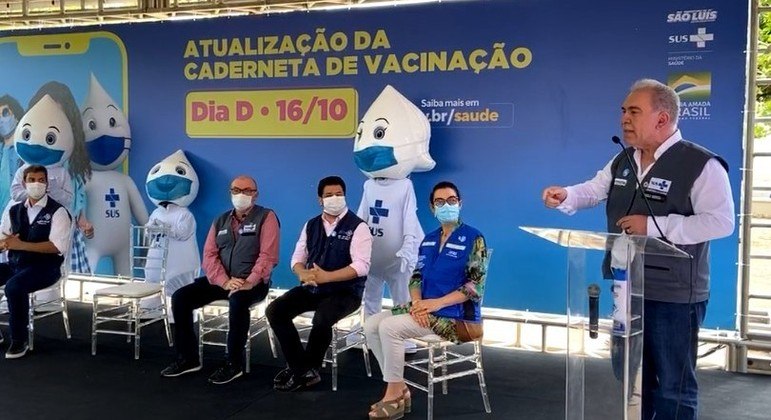 Queiroga garante toda a população imunizada até o fim do ano