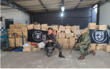 Ação conjunta prende homem com mais de cinco toneladas de maconha na fronteira Ação conjunta prende homem com mais de cinco toneladas de maconha na fronteira
