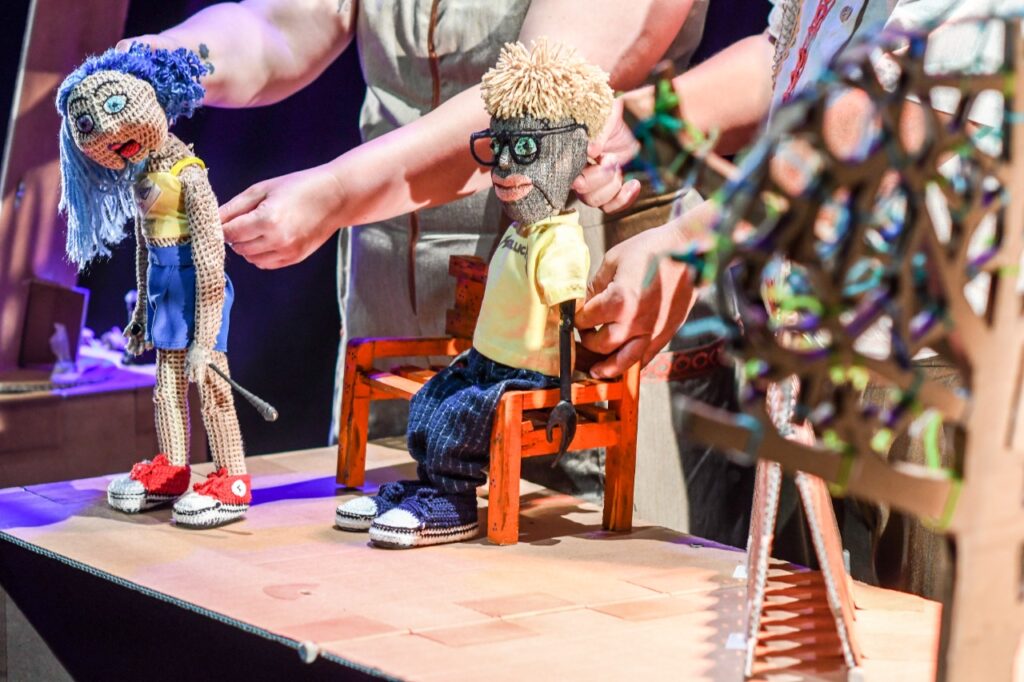 Cia de teatro 'Nu Escuro' chega à Capital com transmissão de dois espetáculos Cia de teatro 'Nu Escuro' chega à Capital com transmissão de dois espetáculos