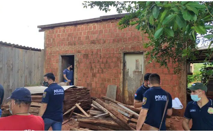 Polícia paraguaia encontra corpos de duas mulheres em uma residência Polícia paraguaia encontra corpos de duas mulheres em uma residência