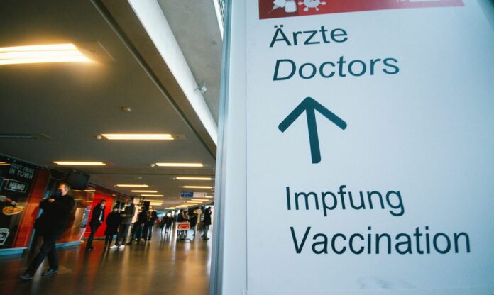 2021-12-09t000000z_1785662294_mt1nurpho000l9kmdv_rtrmadp_3_health-coronavirus-germany