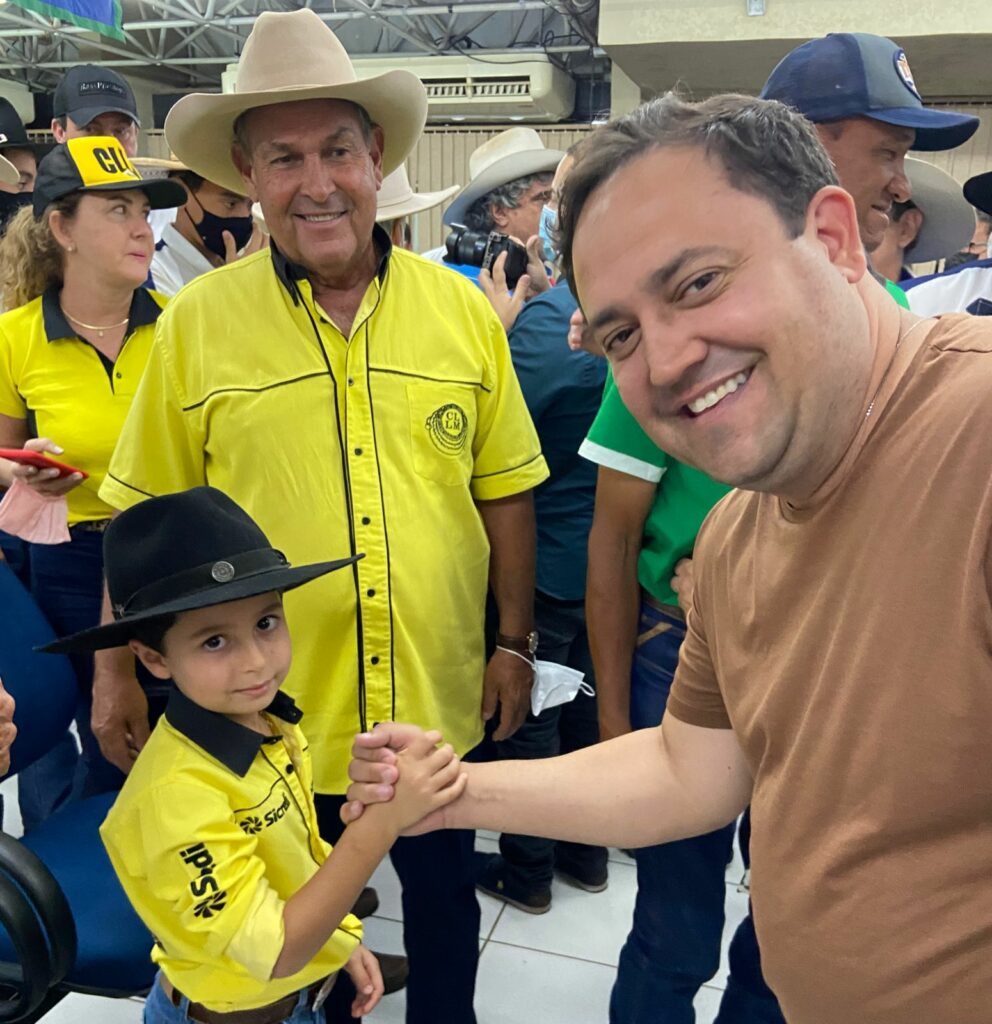 Governo firma termo de R$1,2 milhão com Federação de Laço, após apoio de Marcio Fernandes