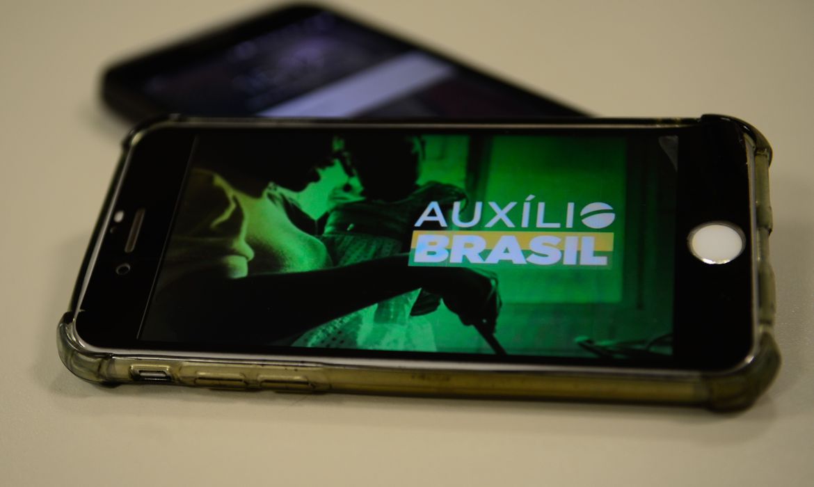 Caixa paga auxílio brasil a beneficiários com nis final 7