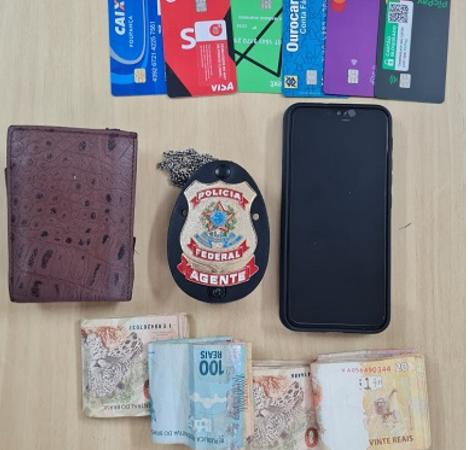 Estagiário da Caixa é preso em MS fazendo saques com códigos 'guardados' de clientes Estagiário da Caixa é preso em MS fazendo saques com códigos 'guardados' de clientes