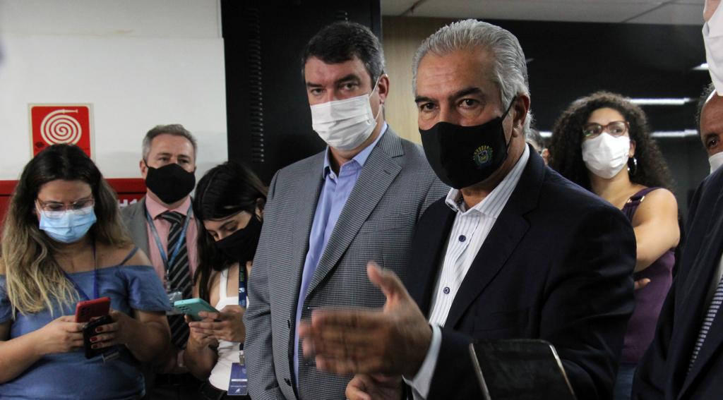 Governador entrega projetos do novo Refis e programa "Energia Social" Governador entrega projetos do novo Refis e programa "Energia Social"