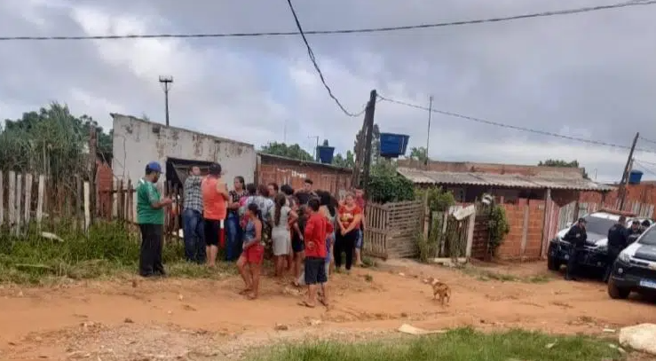 Corpo de homem é encontrado em barraco com sinais de disparos de arma de fogo