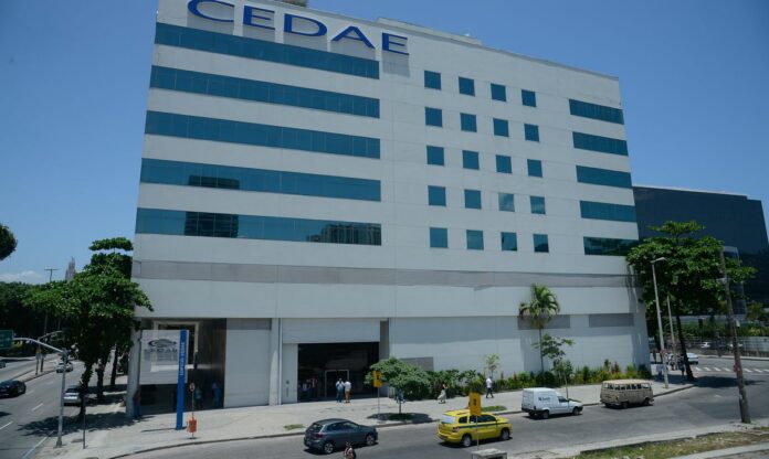 Fachada do edifício-sede da Cedae