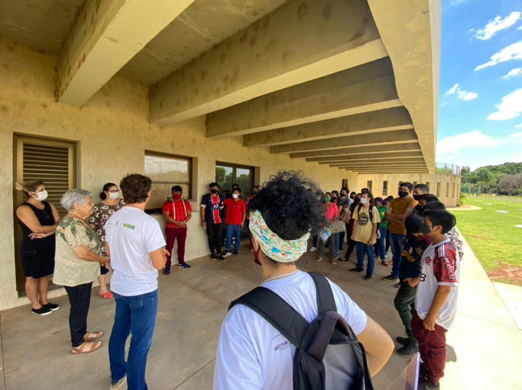 Jovens indígenas participam de ação de cidadania e integração em Museu Jovens indígenas participam de ação de cidadania e integração em Museu