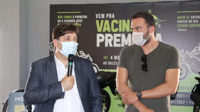Após 'incentivo' a vacinar, 11 'sortudos' foram sorteados pela Campanha 'Não Vacile, Vacine' Após 'incentivo' a vacinar, 11 'sortudos' foram sorteados pela Campanha 'Não Vacile, Vacine'