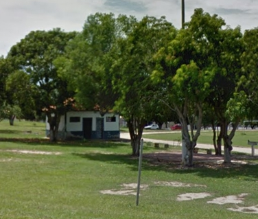 Menina de 13 anos é estuprada em banheiro de praça por homem com várias passagens policiais Menina de 13 anos é estuprada em banheiro de praça por homem com várias passagens policiais