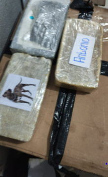 PMR apreende carga de maconha e cocaína em carreta avaliada em mais de R$1,6 milhão PMR apreende carga de maconha e cocaína em carreta avaliada em mais de R$1,6 milhão
