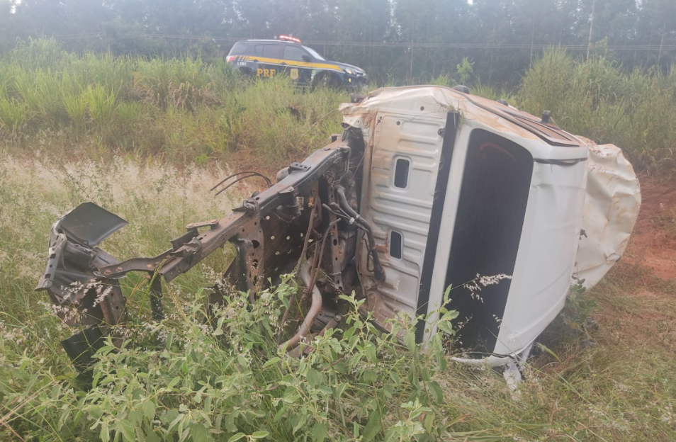 Colisão entre veículo deixam três mortos na BR-262