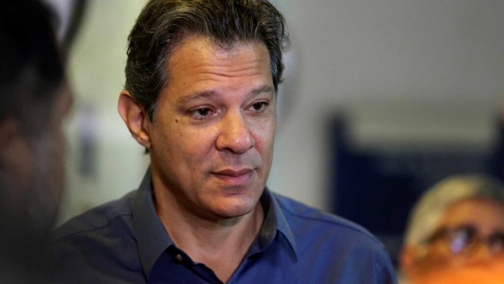 Haddad testa positivo a Covid pela primeira vez e Onyx pela segunda vez Haddad testa positivo a Covid pela primeira vez e Onyx pela segunda vez