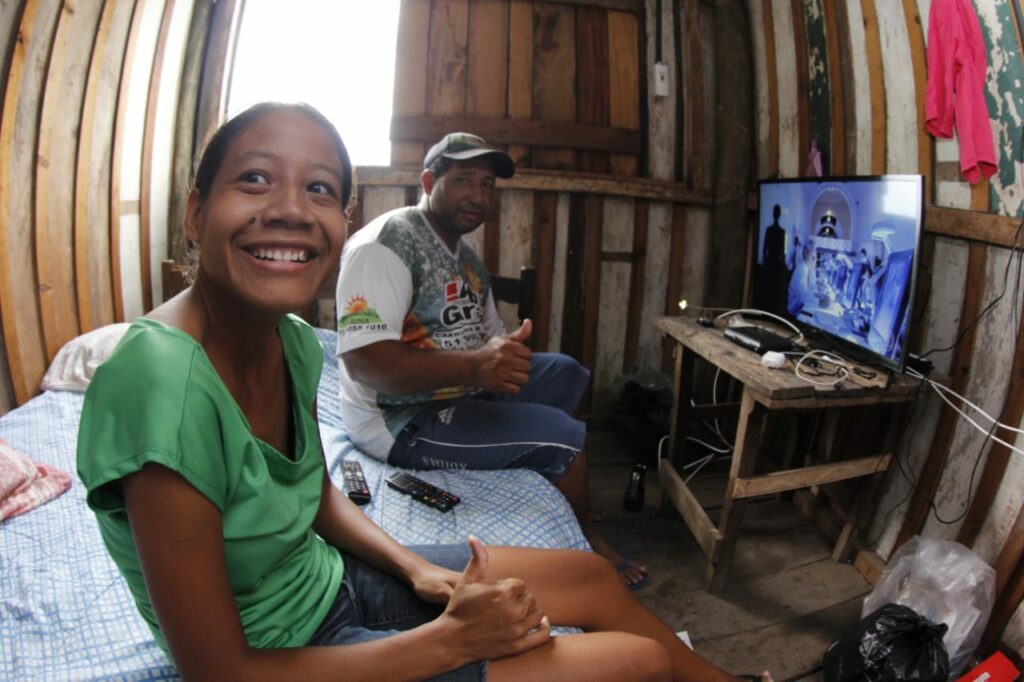 Em semana de investimentos, Governo injeta recursos nos bombeiros e atende famílias de baixa renda