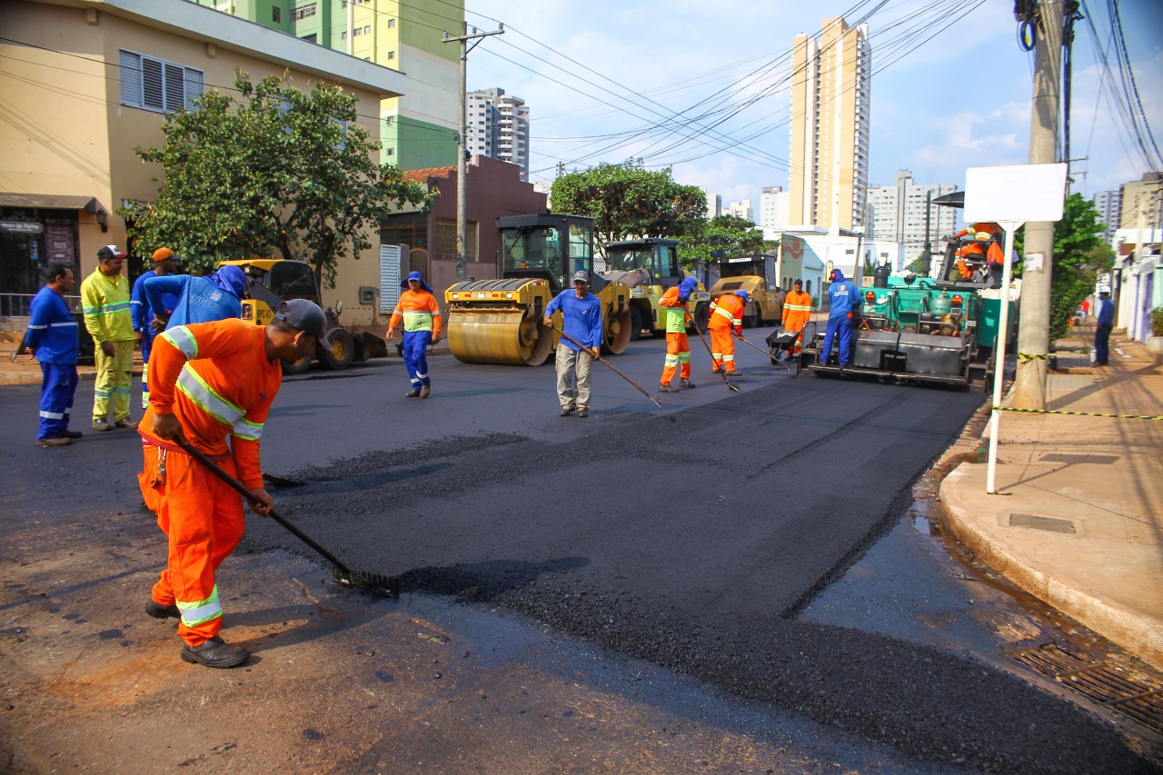 Recapeamento chega a mais dois trechos da área central da Capital