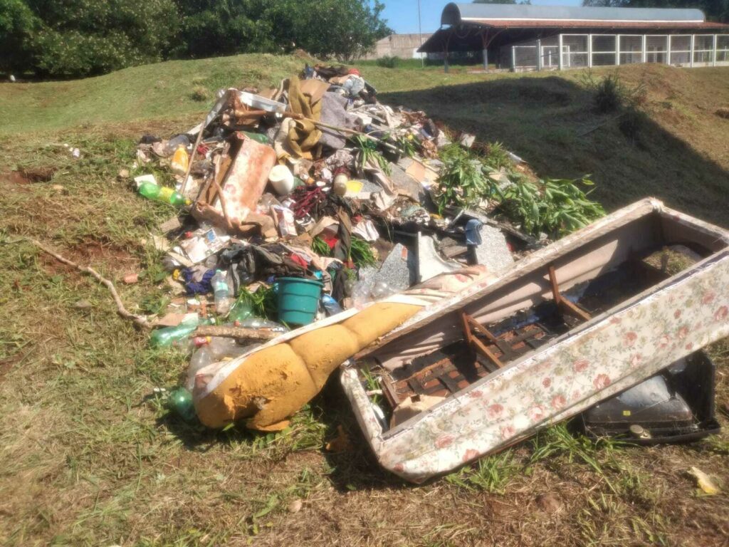 Centro Belas Artes recebe processo de limpeza por empresa contratada