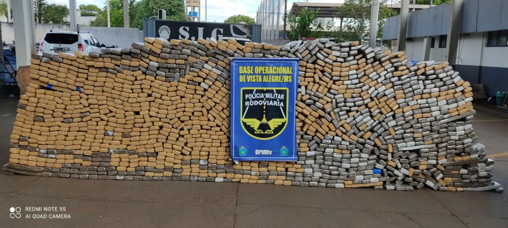 É droga que não acaba mais! BPMRv apreende caminhonete lotada de maconha