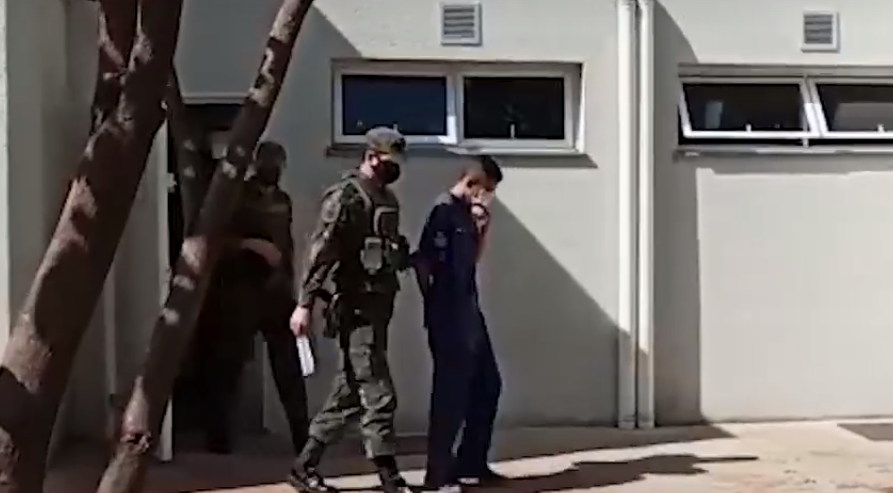 Tenente da Aeronáutica é preso por espancar jovem até a morte