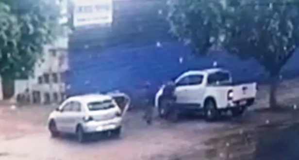 Polícia paraguaia encontra Gol usado para sequestrar esposa de empresário brasileiro